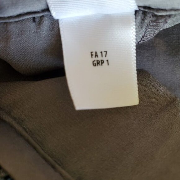 St. John Lace Skirt NWT Size 2 Charcoal Black Floral Overlay $695 Elegant Design - Picture 6 of 11